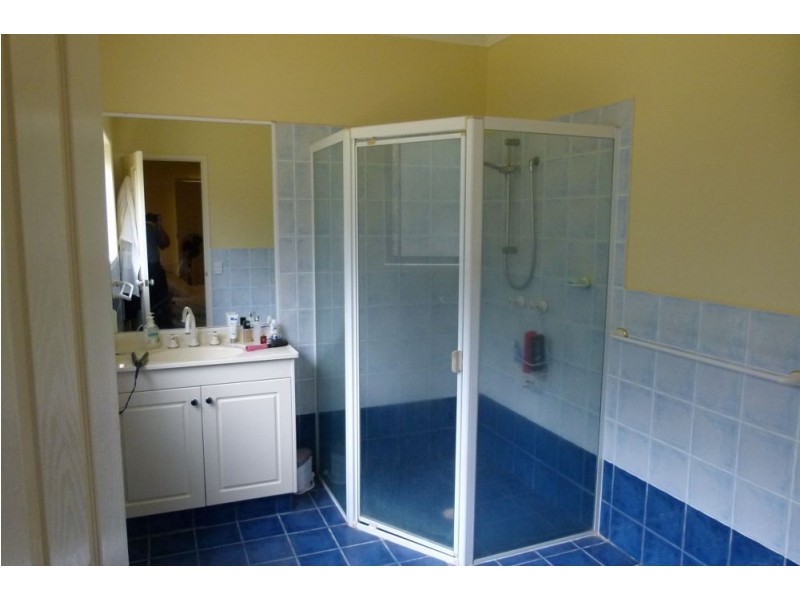 4 Coral Sea Court, Burleigh Waters QLD 4220