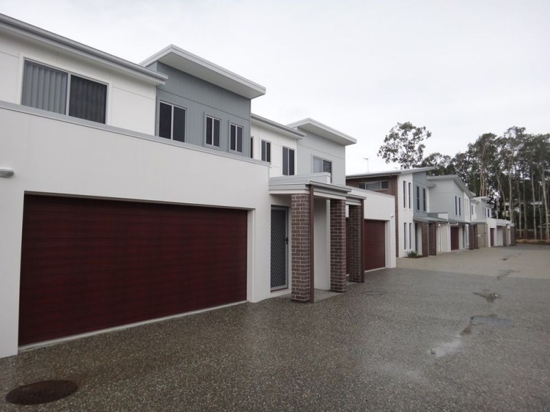 4/126 Central street, Labrador QLD 4215