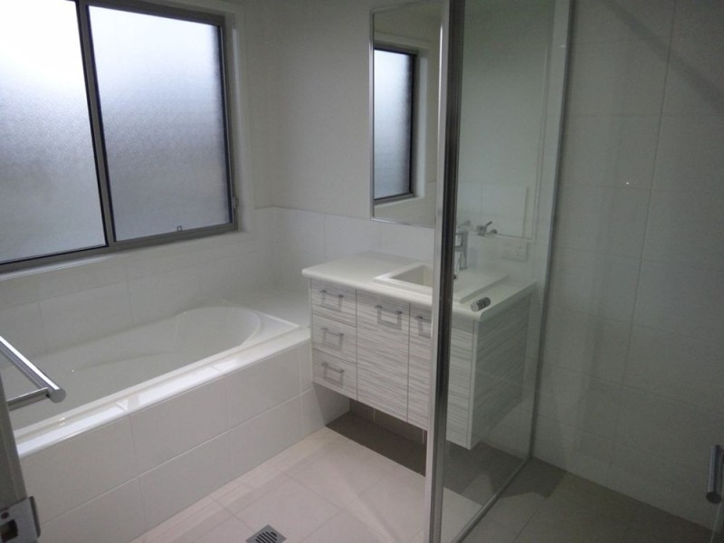 4/126 Central street, Labrador QLD 4215