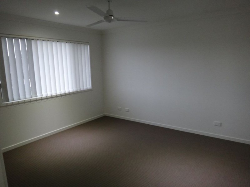 4/126 Central street, Labrador QLD 4215