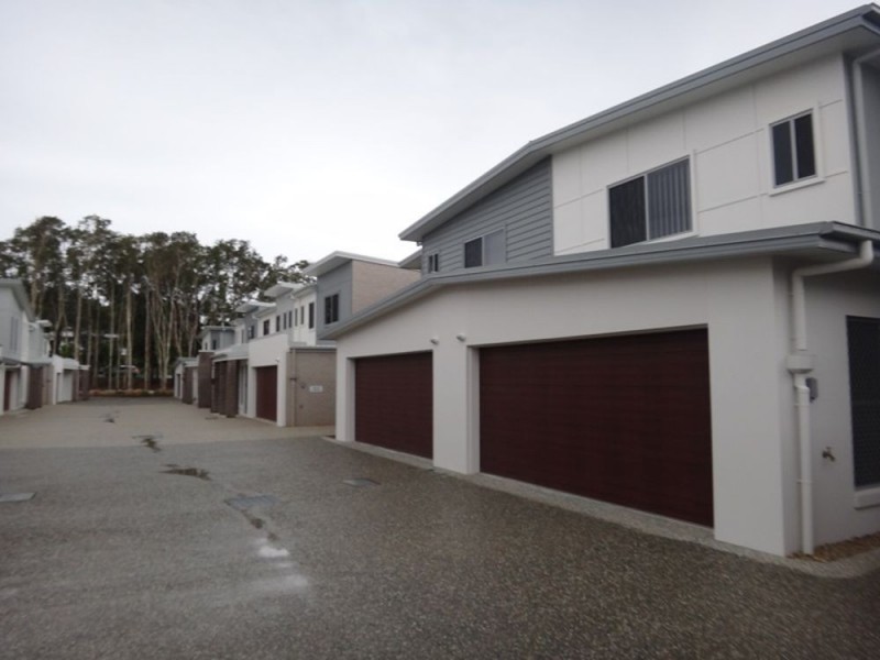 4/126 Central street, Labrador QLD 4215