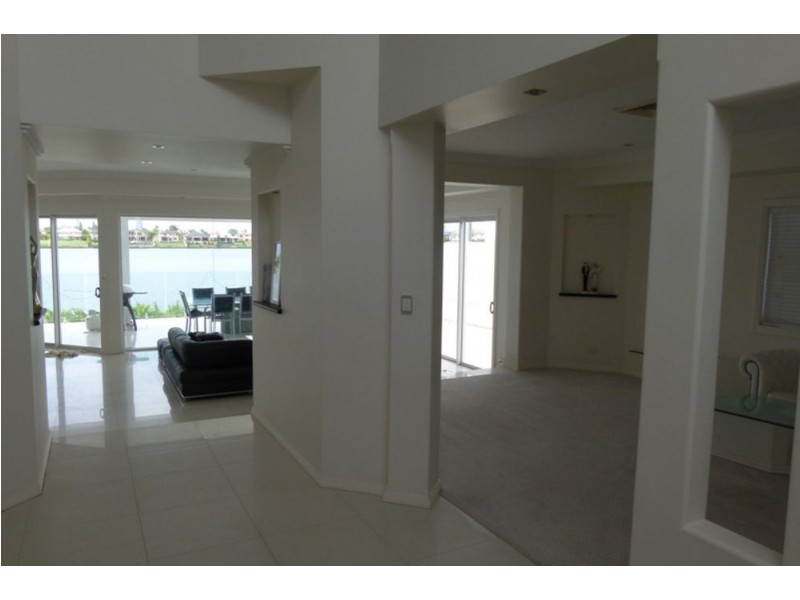 126 Sir Bruce Small Blvd, Benowa Waters QLD 4217