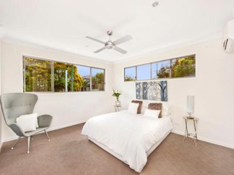 1/87 Pohlman Street, Southport QLD 4215