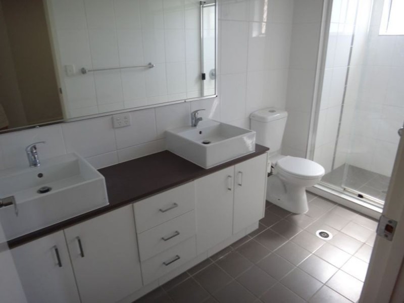 12/8 Proud Street, Labrador QLD 4215