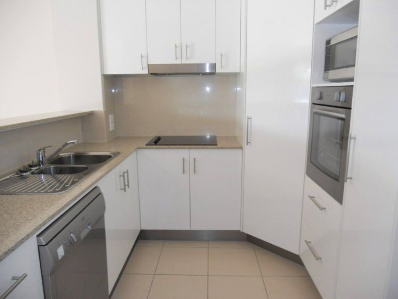 7/99 Muir street, Labrador QLD 4215
