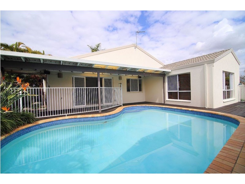 5 Teak Place, Ashmore QLD 4214