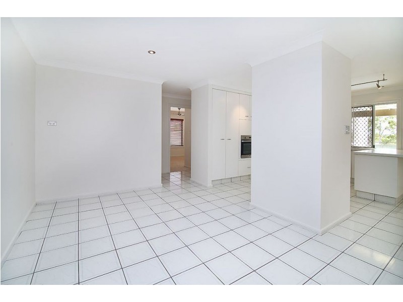 5 Teak Place, Ashmore QLD 4214