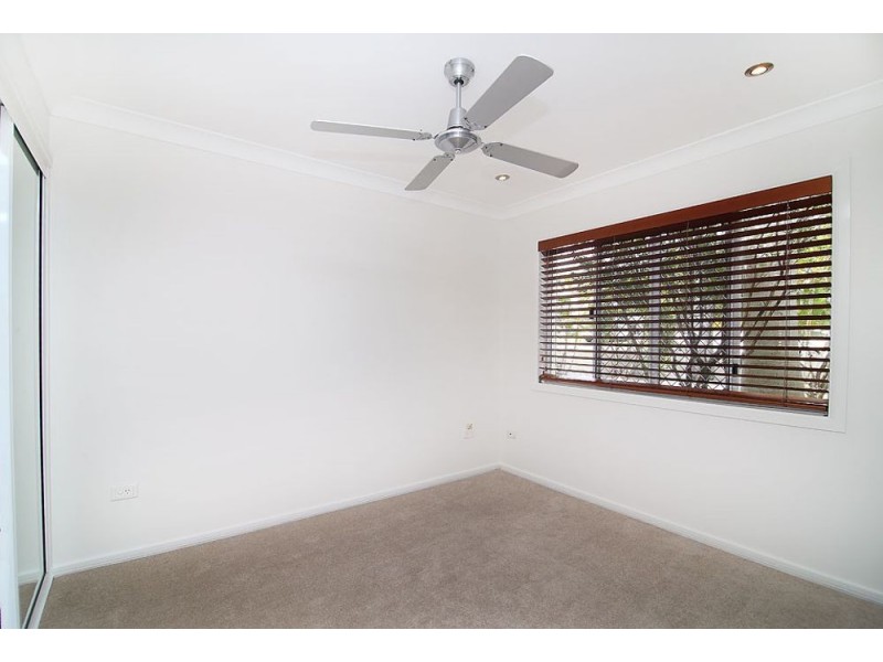 5 Teak Place, Ashmore QLD 4214