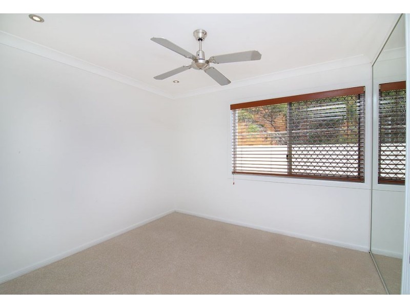 5 Teak Place, Ashmore QLD 4214