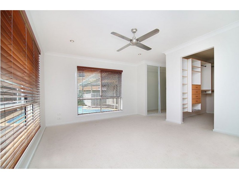 5 Teak Place, Ashmore QLD 4214