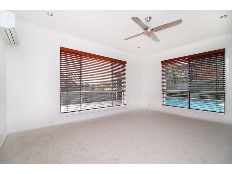 5 Teak Place, Ashmore QLD 4214