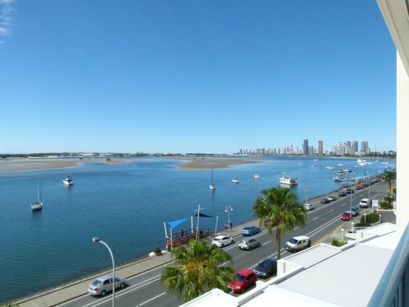 19/326 Marine Parade, Labrador QLD 4215