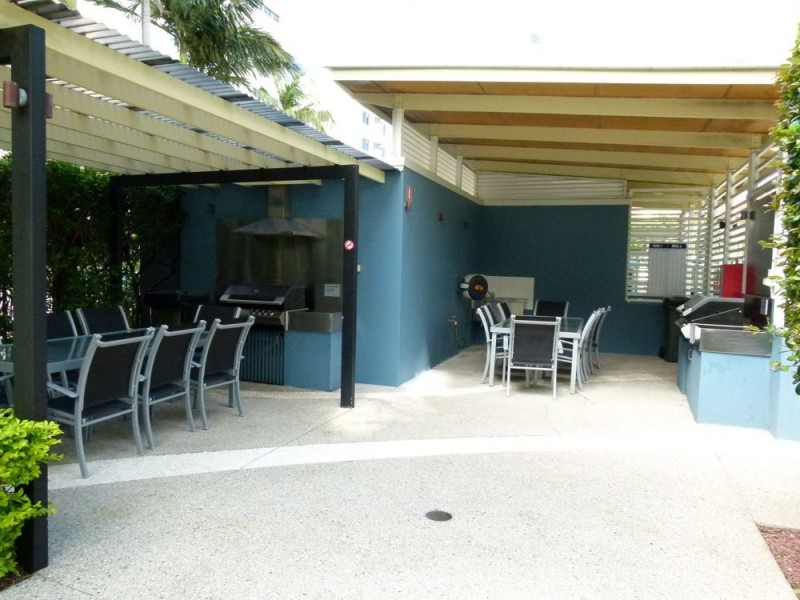 19/326 Marine Parade, Labrador QLD 4215