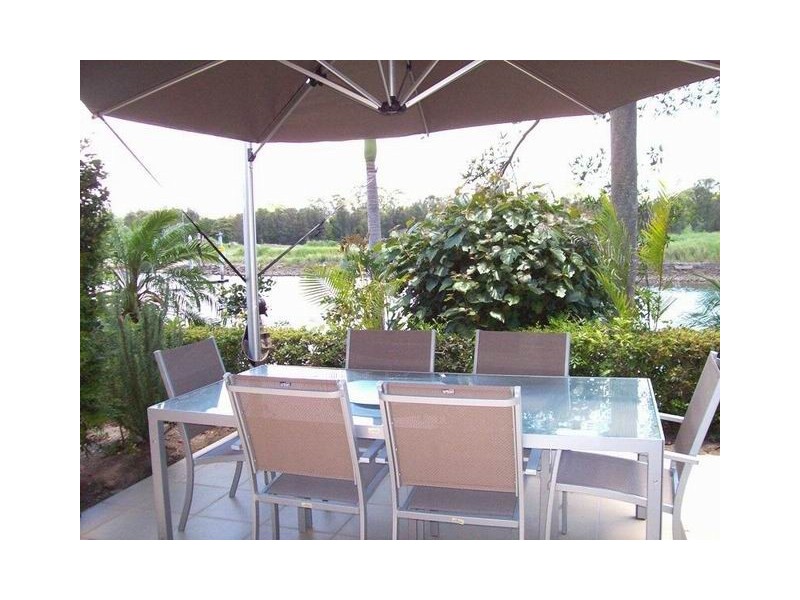 Clear Island Waters QLD 4226