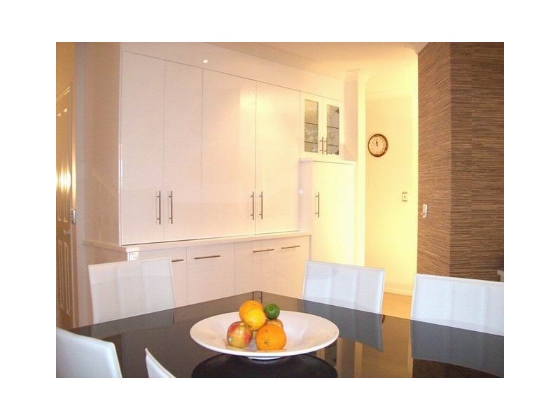 Clear Island Waters QLD 4226