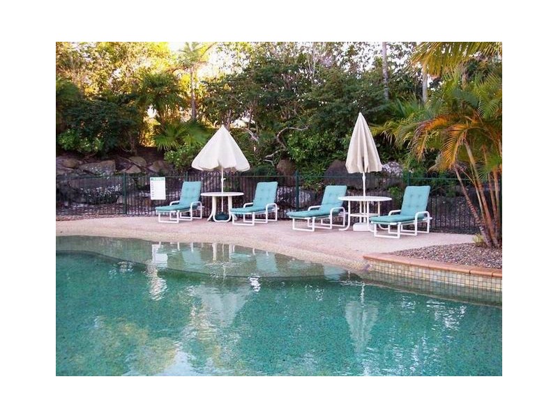 Clear Island Waters QLD 4226