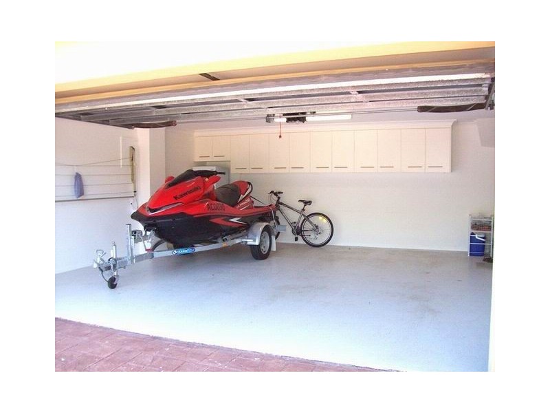 Clear Island Waters QLD 4226