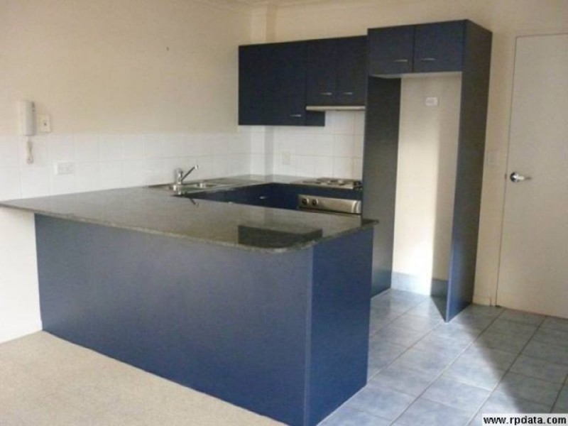 6/130 Marine Pararde, Southport QLD 4215