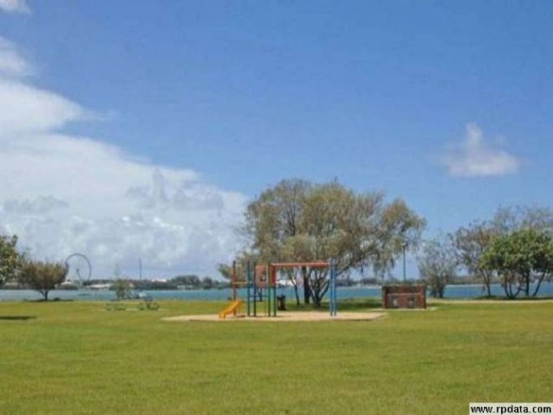 6/130 Marine Pararde, Southport QLD 4215