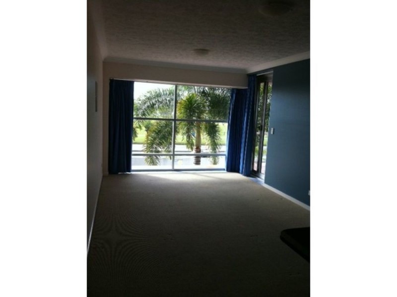 6/130 Marine Pararde, Southport QLD 4215