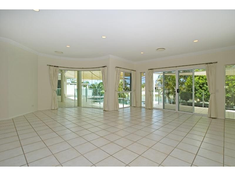 Broadbeach Waters QLD 4218