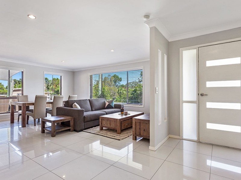 86 Turpin Road, Labrador QLD 4215