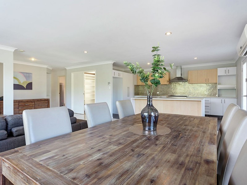 86 Turpin Road, Labrador QLD 4215