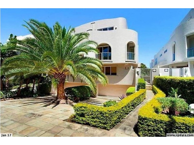 2/42 Tedder Avenue, Main Beach QLD 4217