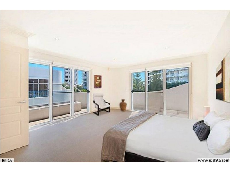 2/42 Tedder Avenue, Main Beach QLD 4217