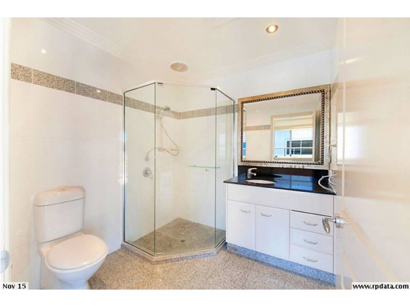 2/42 Tedder Avenue, Main Beach QLD 4217