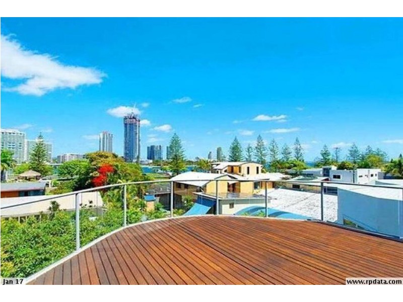 2/42 Tedder Avenue, Main Beach QLD 4217