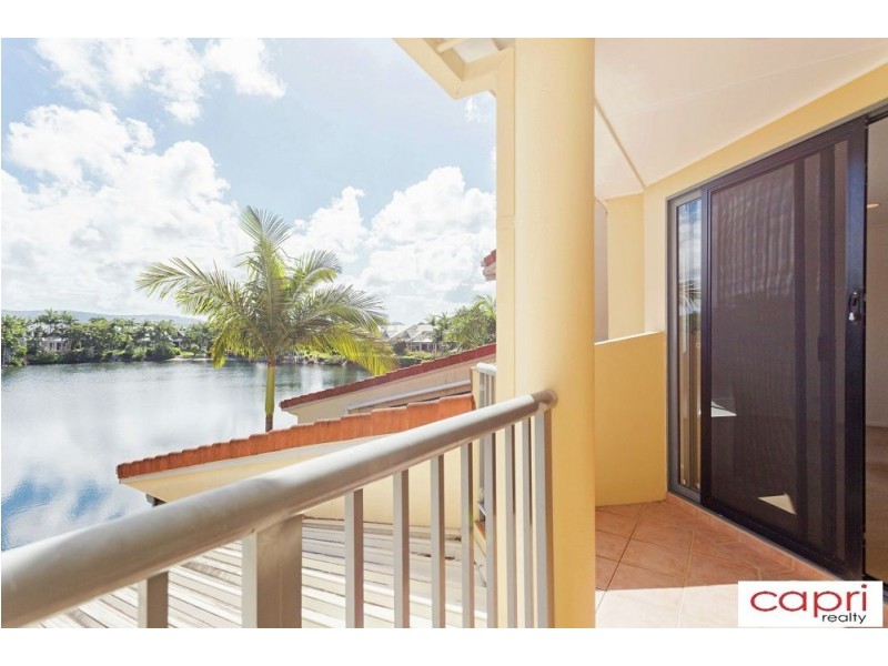 2/125 Santa Cruz Blvd, Clear Island Waters QLD 4226