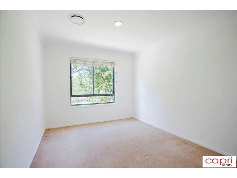 2/125 Santa Cruz Blvd, Clear Island Waters QLD 4226