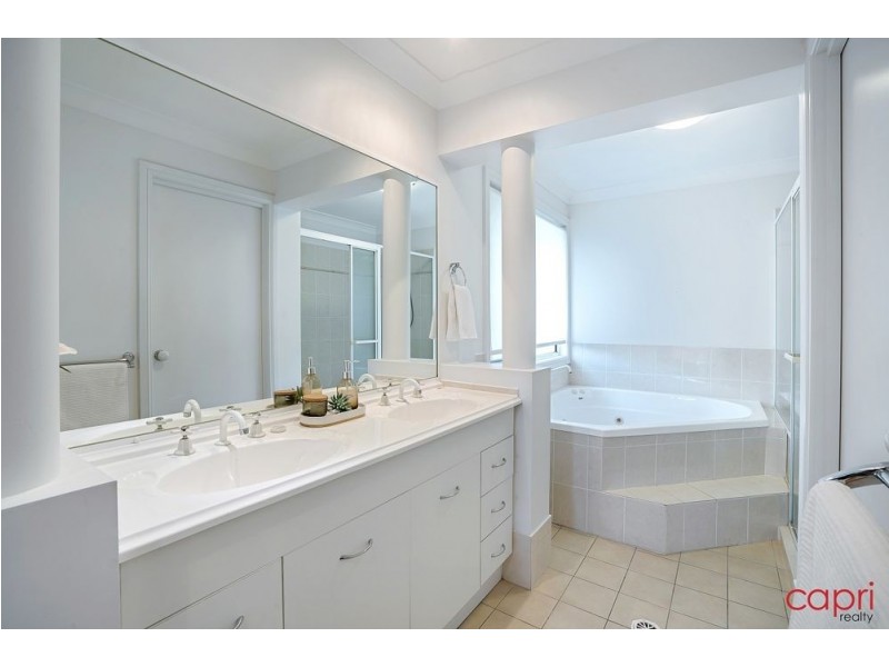 3 Wattlebrush Grove, Molendinar QLD 4214