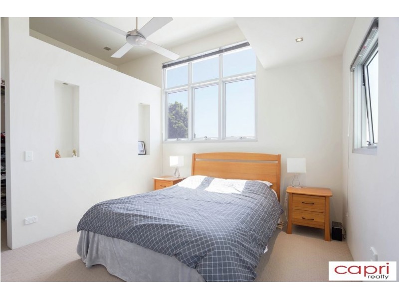 1/13 Oleander Avenue, Biggera Waters QLD 4216