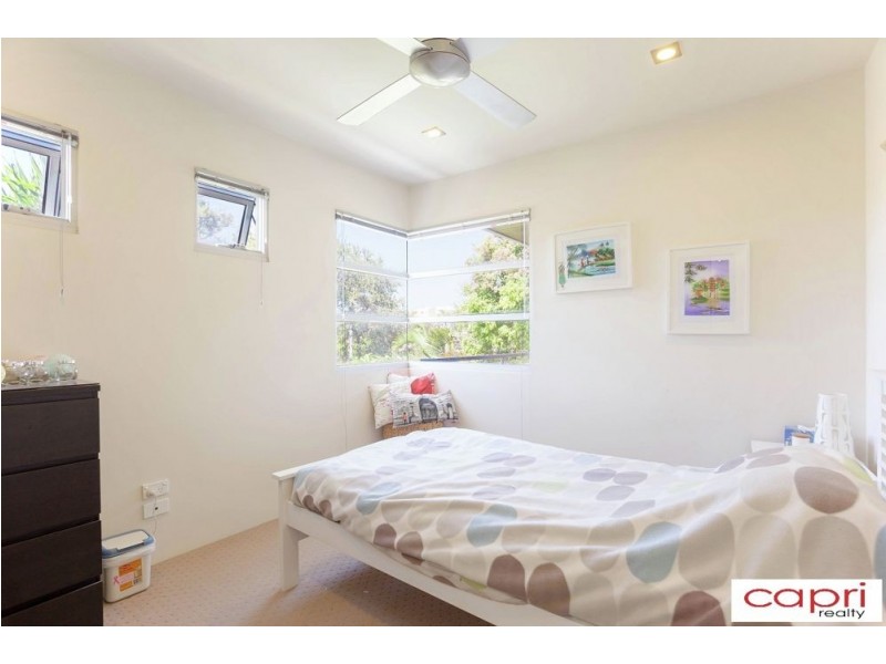 1/13 Oleander Avenue, Biggera Waters QLD 4216
