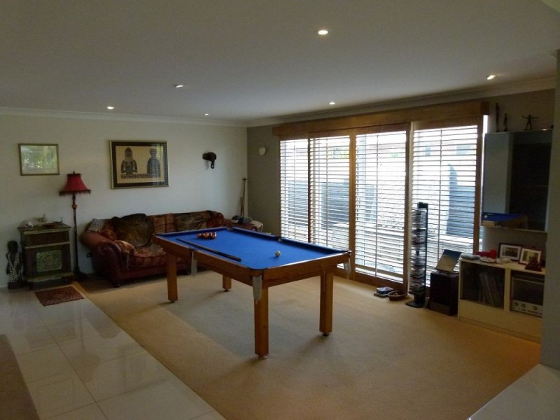 104 Monaco Street, Broadbeach Waters QLD 4218