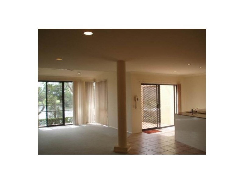 Clear Island Waters QLD 4226