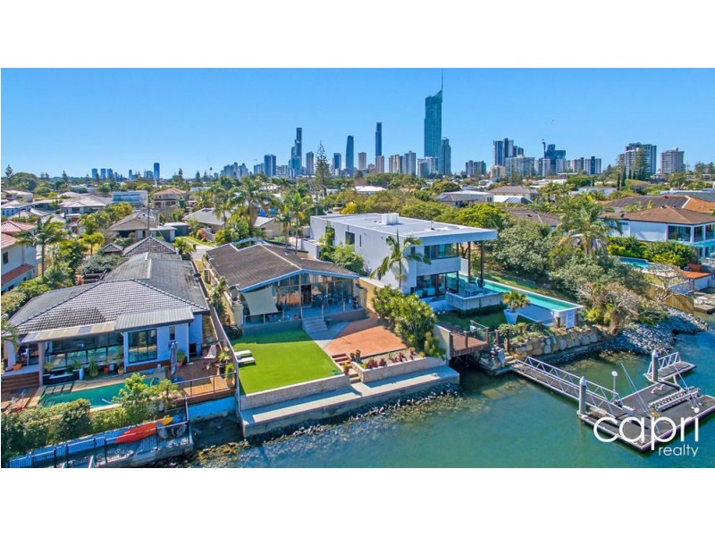 104 Amalfi Drive, Isle Of Capri QLD 4217