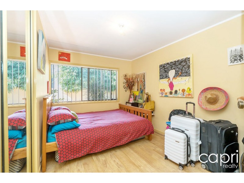 104 Amalfi Drive, Isle Of Capri QLD 4217