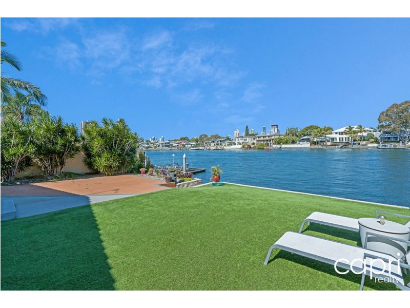 104 Amalfi Drive, Isle Of Capri QLD 4217