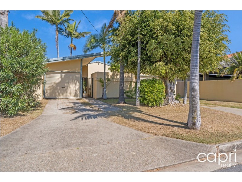 104 Amalfi Drive, Isle Of Capri QLD 4217
