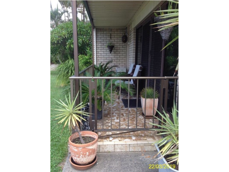 1/196 Marine Parade, Labrador QLD 4215