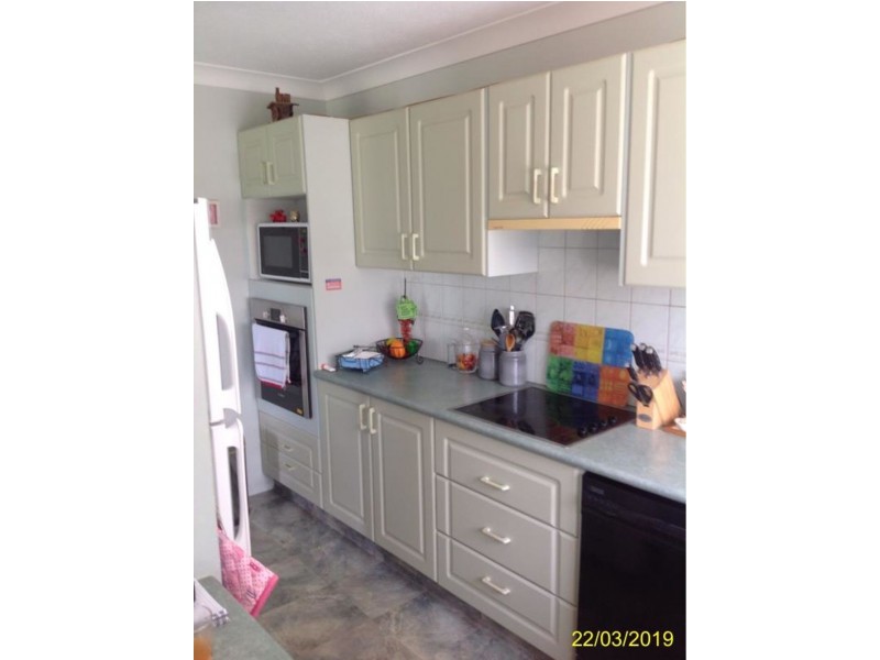 1/196 Marine Parade, Labrador QLD 4215