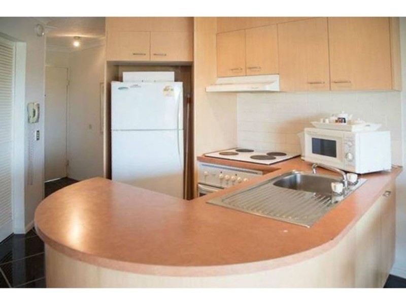 41/106 Marine Parade, Southport QLD 4215