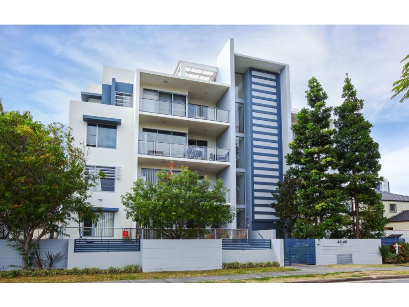 4/43 Anembo Street, Chevron Island QLD 4217