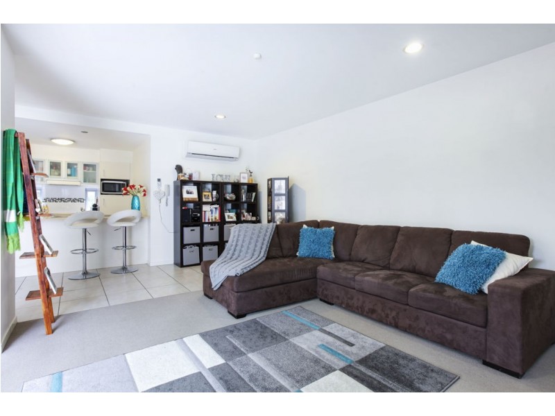 4/43 Anembo Street, Chevron Island QLD 4217