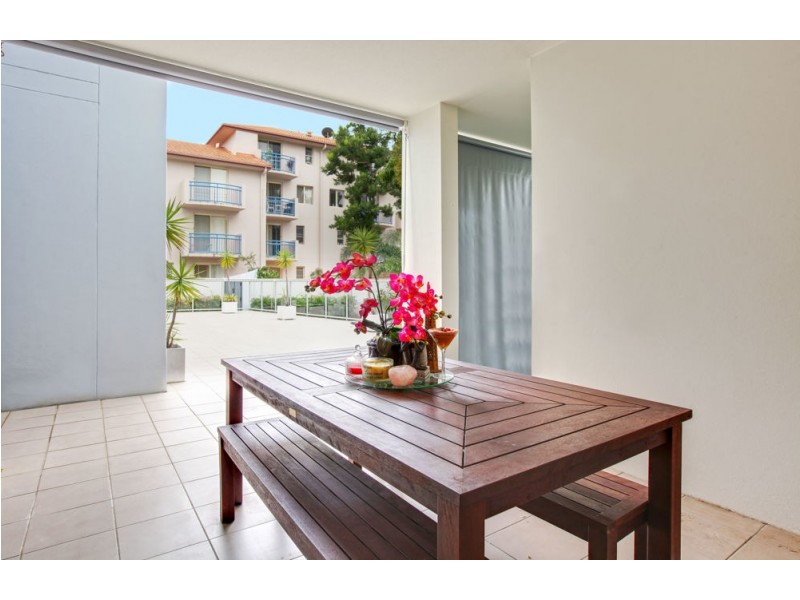 4/43 Anembo Street, Chevron Island QLD 4217