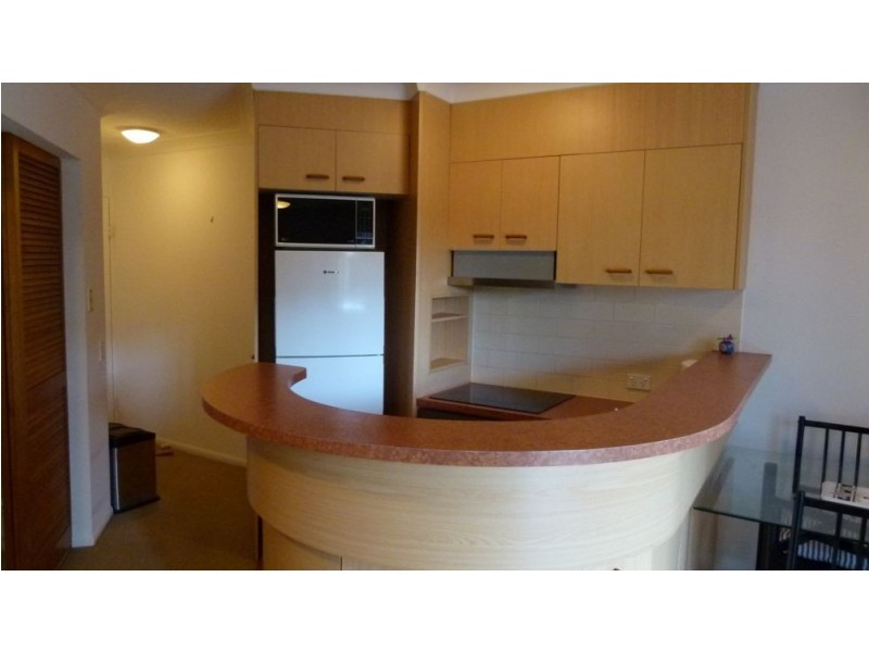 10/106-108 Marine Parade, Southport QLD 4215