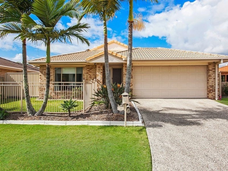 8 Sparrow Place, Burleigh Waters QLD 4220